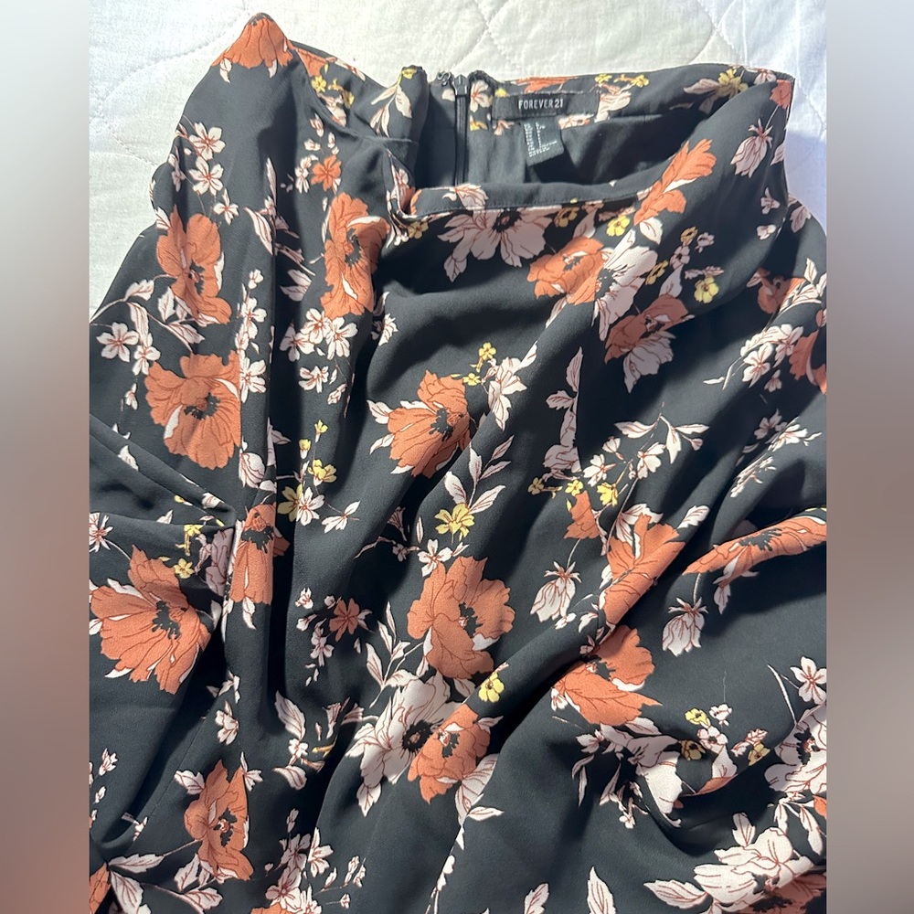 Forever21 floral open slit skirt